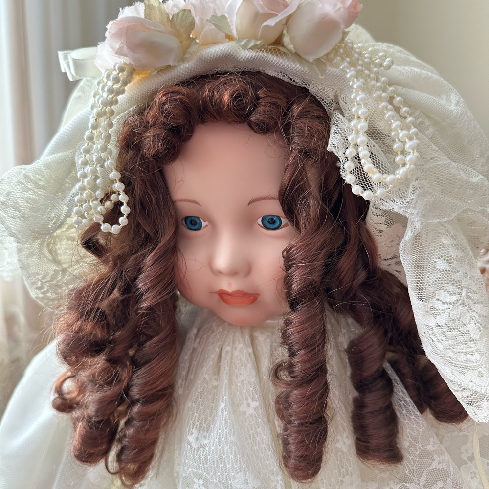 Porcelain Doll - Picture 13 of 16